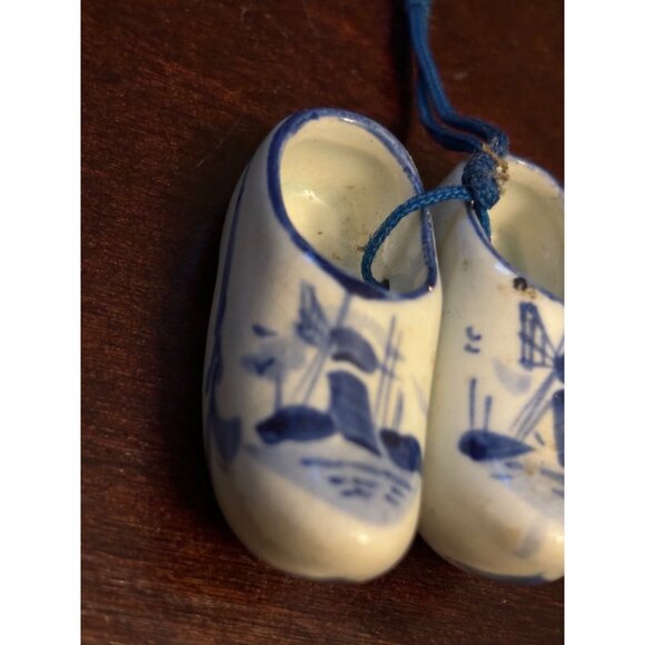 Vintage Delft Blue Holland Mini clogs Windmills Porcelain 2" Souvenir Blue Strin - Picture 12 of 16